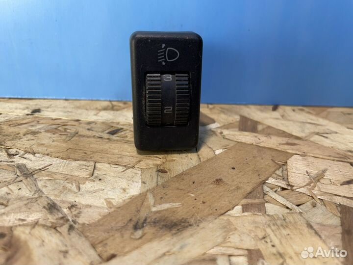 Кнопка регулировки корректора света фар passat b3