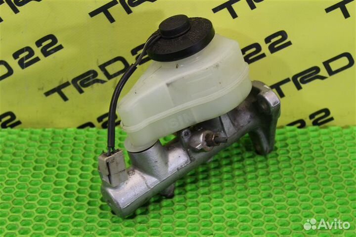 Главный тормозной цилиндр Toyota Camry SV32 3S-FE