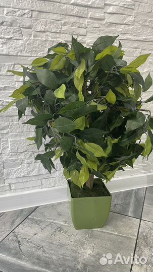 Искусственные цветы в горшках