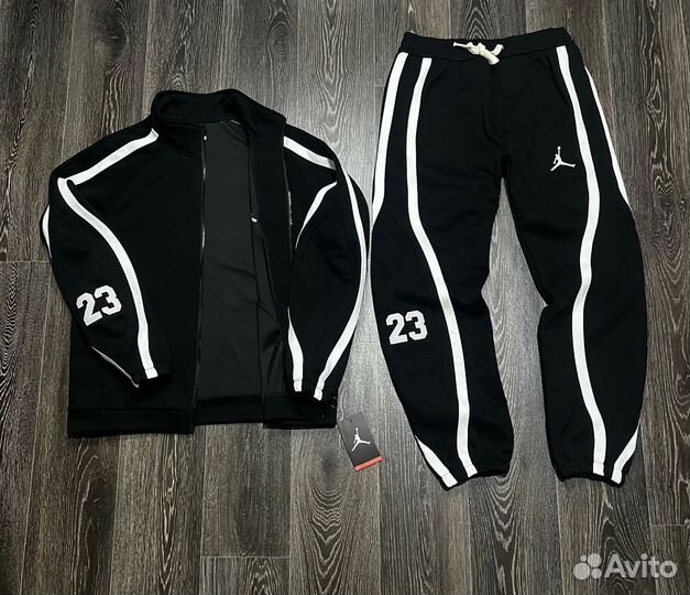 Спортивный костюм