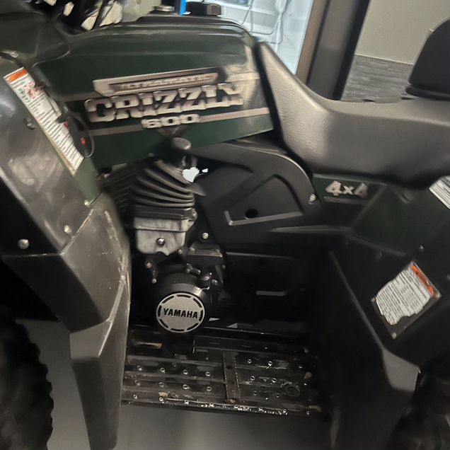 Yamaha Grizzly 600, 2016, 2 300 км
