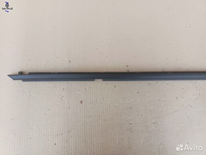 Toyota RAV4 XA50 бархотка задней двери