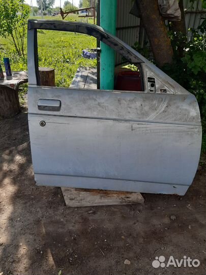 Передняя правая дверь2110