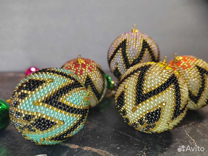 Ёлочные игрушки ручной работы из бисера