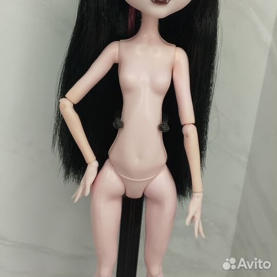 Кукла Дракулаура 1 волна нюд