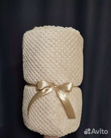 Пледы покрывала новые разные расцветки