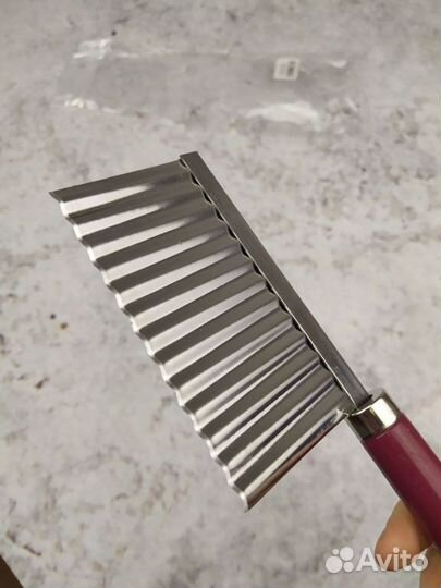 Рифленый нож для фигурной нарезки