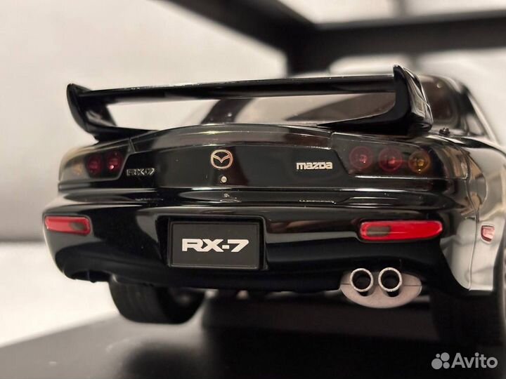 Autoart 1/18 Mazda RX-7 (FD) Spirit R Type A