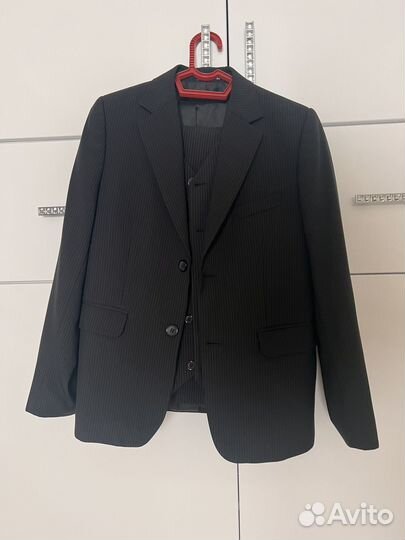 Продам школьный костюм-тройка Праллель 140-68