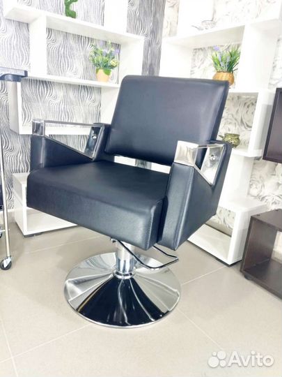 Парикмахерское кресло