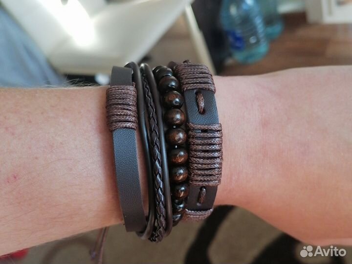 Часы наручные с браслетами из кожи