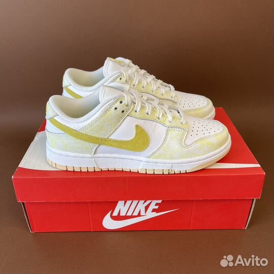 Nike Dunk Low Yellow Strike (7.5/8usW)