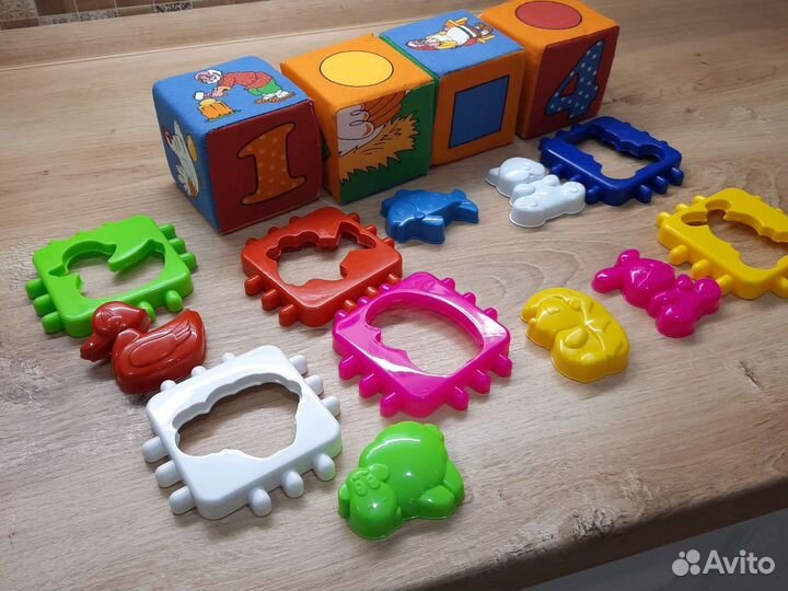 Развивающие игрушки для малышей пакетом