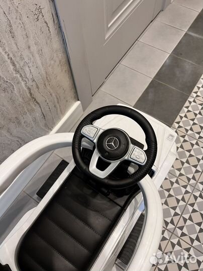 Детская машинка каталка с ручкой mercedes