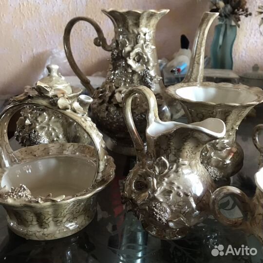 Селедочница,салатник, чайные пары, молочник