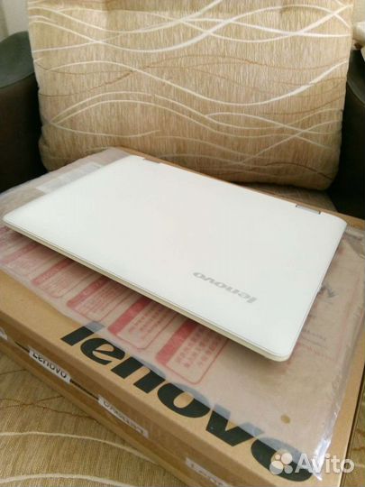 Ноутбук-трансформер Lenovo Yoga 300