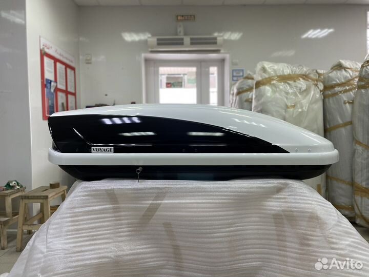 Автобокс Voyage 440л 175см цвет Белый с U глянец