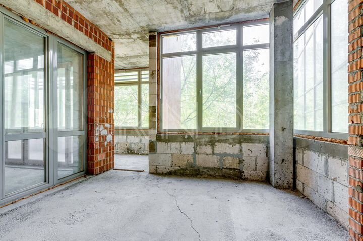 4-к. квартира, 232 м², 2/6 эт.