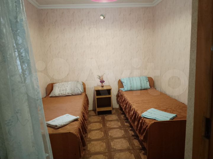 Комната 32 м² в 4-к., 1/1 эт.