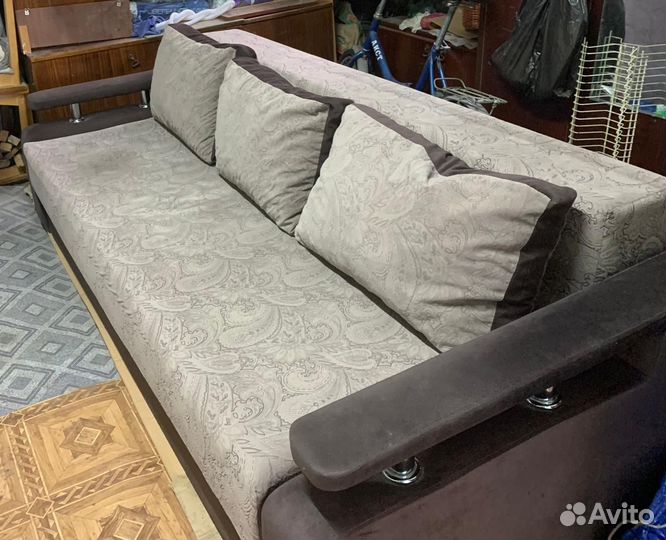 Продаю диван