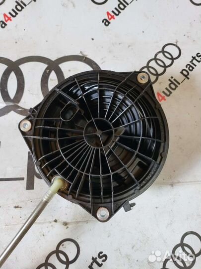 Ручка крышки багажника Volkswagen Golf R7 5G9827469D