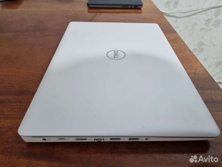 Ноутбук Dell inspiron 5570