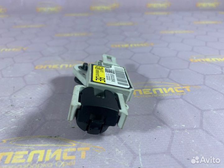 Датчик удара правый Opel Vectra C