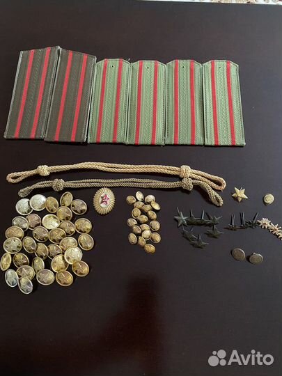 Ткань на шинель и форму, пуговицы и др