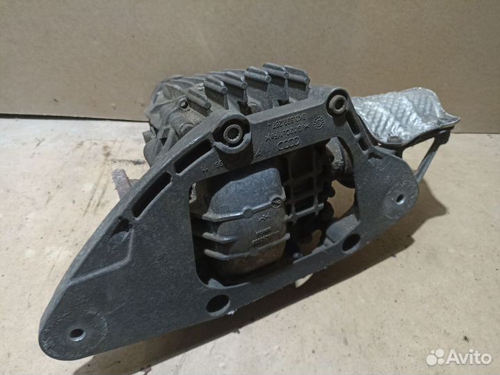 Кронштейн редуктора Audi A6 C7 (2011—2014)