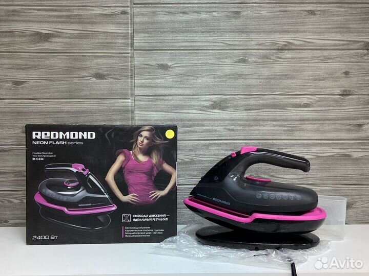 Новый беспроводной утюг Redmond ri c234