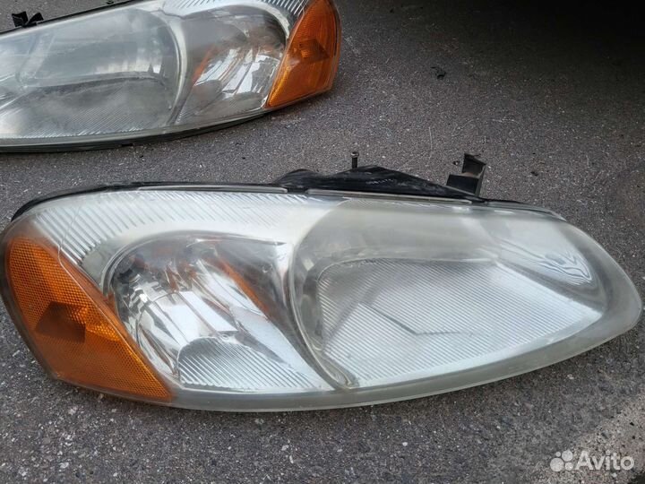 Фары передние на Dodge Stratus