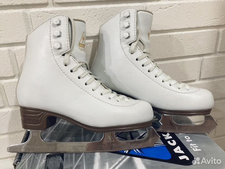 Фигурные коньки jackson