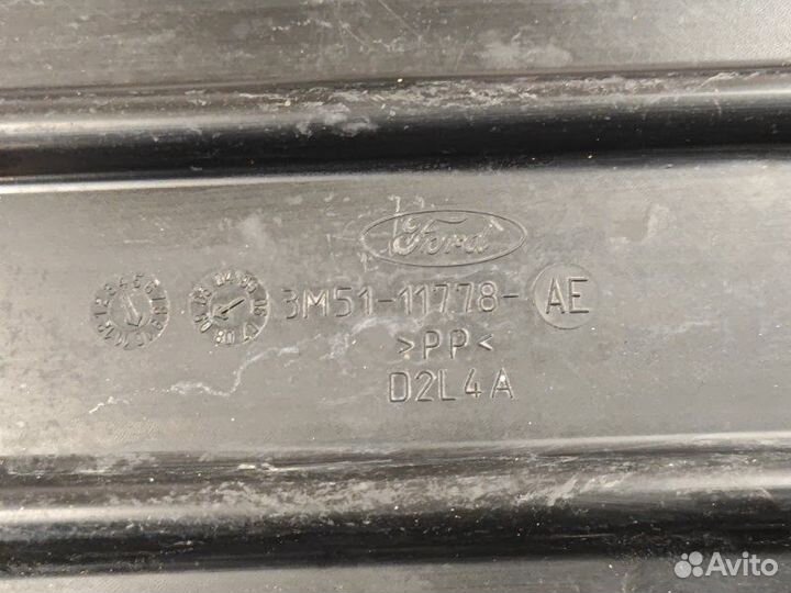 Защита днища кузова задняя правая Ford Focus 2