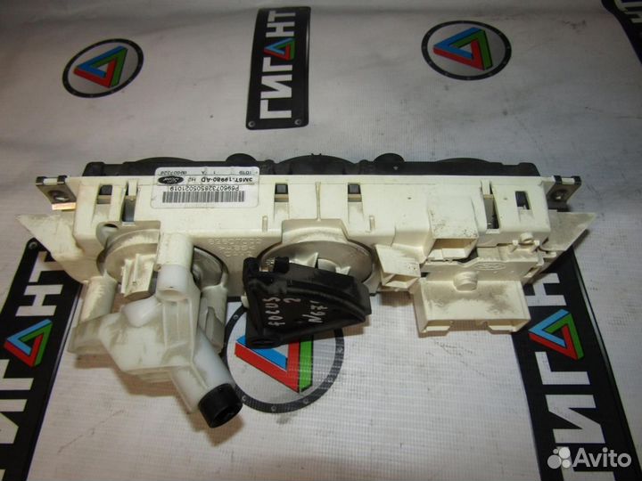 Блок управления отопителем Focus II 2005-2008