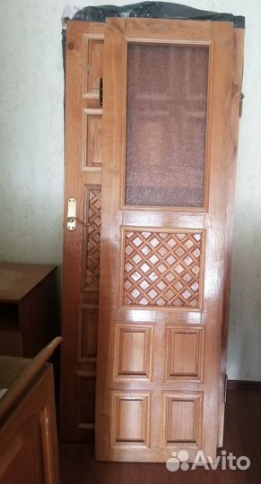 Продам двери б/у массив