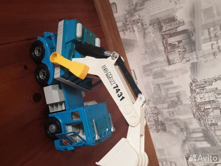 Кран игрушка