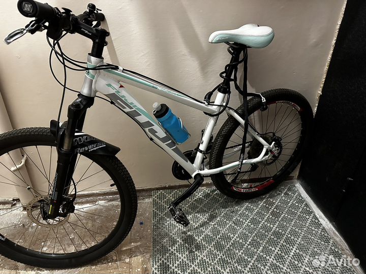 Женский горный велосипед Fuji Nevada