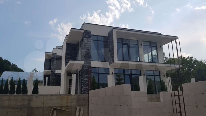 Дом 177,5 м² на участке 4,5 сот.