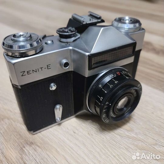 Плёночный фотоаппарат Зенит