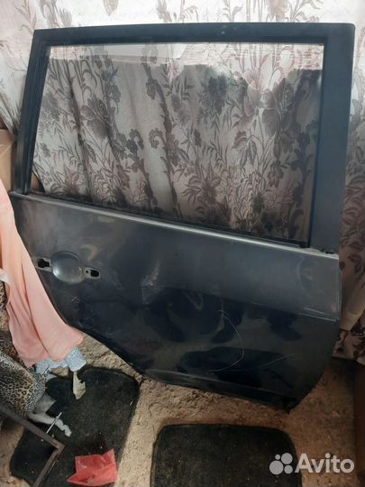 Дверь правая передняя и задняя на Тойота раф-4