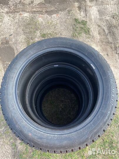 Roadstone Winguard WinSpike 215/50 R17