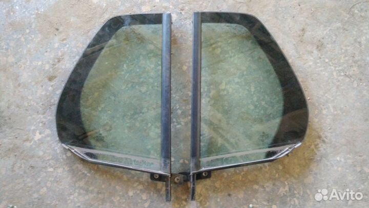 Volkswagen Golf 6 Форточка задней двери правая