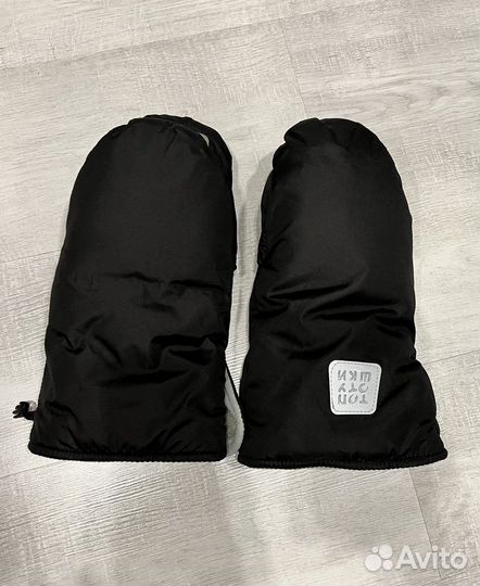 Зимний конверт в коляску с варежками