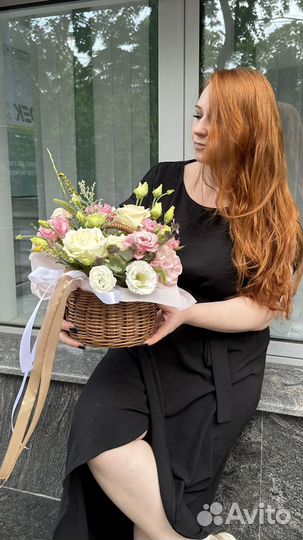 Цветы в корзине ручная работа