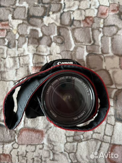 Canon EOS 550D Kit с зарядкой и сумкой Sony