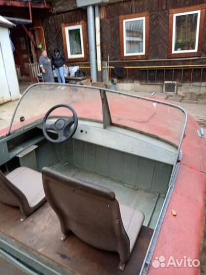 Лодка моторная