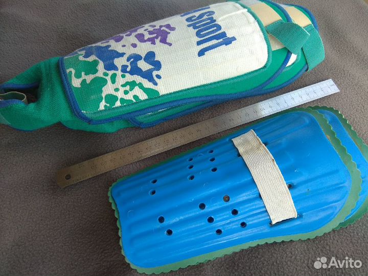 Футбольные щитки