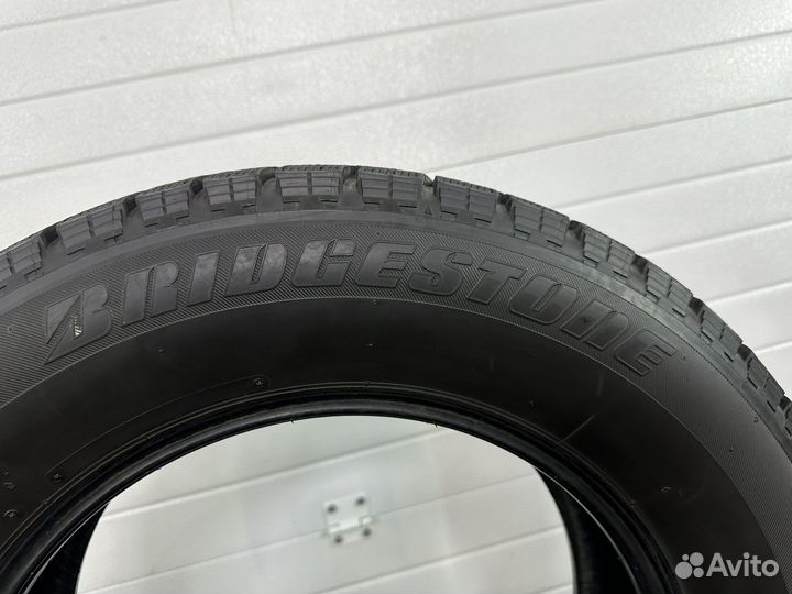Bridgestone Blizzak Revo GZ 215/65 R16 98S