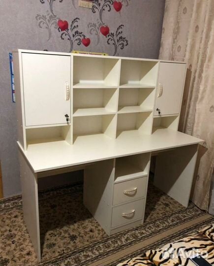 Письменный стол