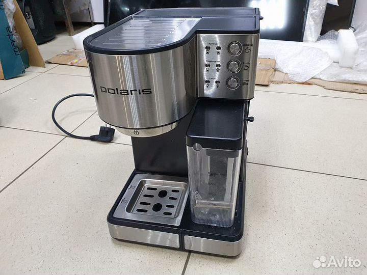 Кофеварка рожковая Polaris PCM 1536E